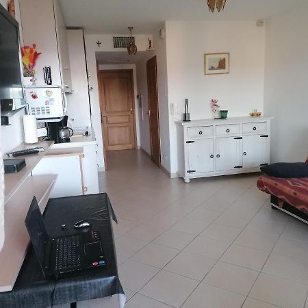 Appartement Residence Les Eucalyptus LʼÎle-Rousse المظهر الخارجي الصورة